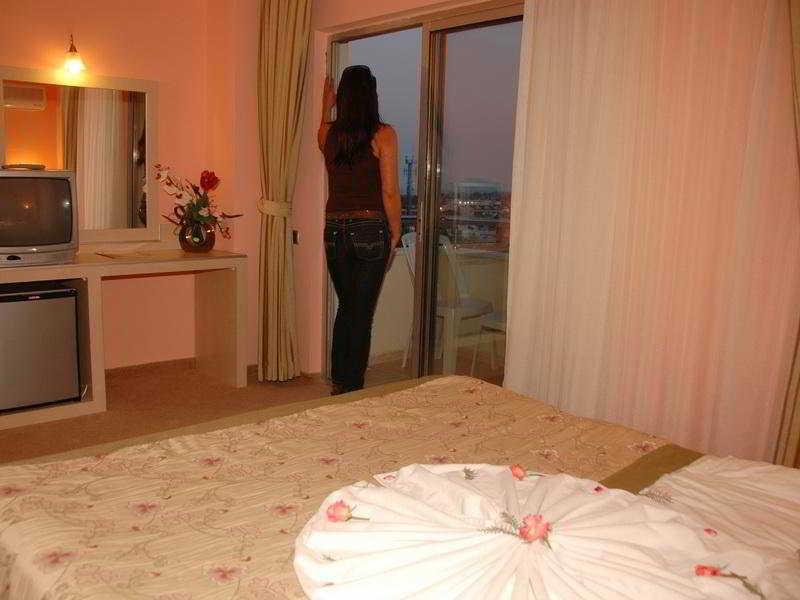 Sunbeach Hill Hotel Side Buitenkant foto